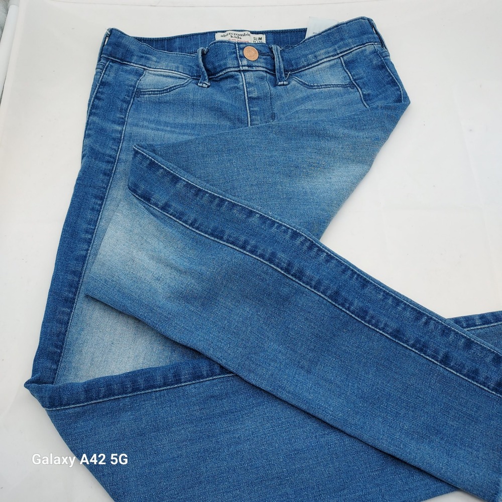 Abercrombie Kids Slim Pull-On Jegging Medium Wash Raw Hem Size 11/12 Slim
